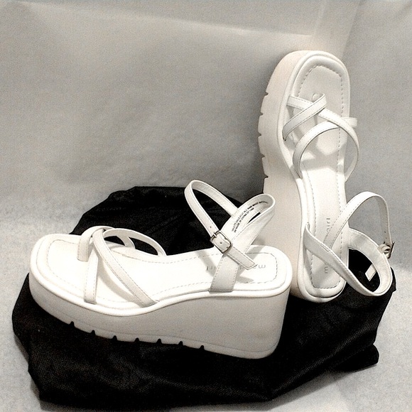 Steve Madden Y2K Bratz Strappy Platform Sandals - Picture 3 of 9